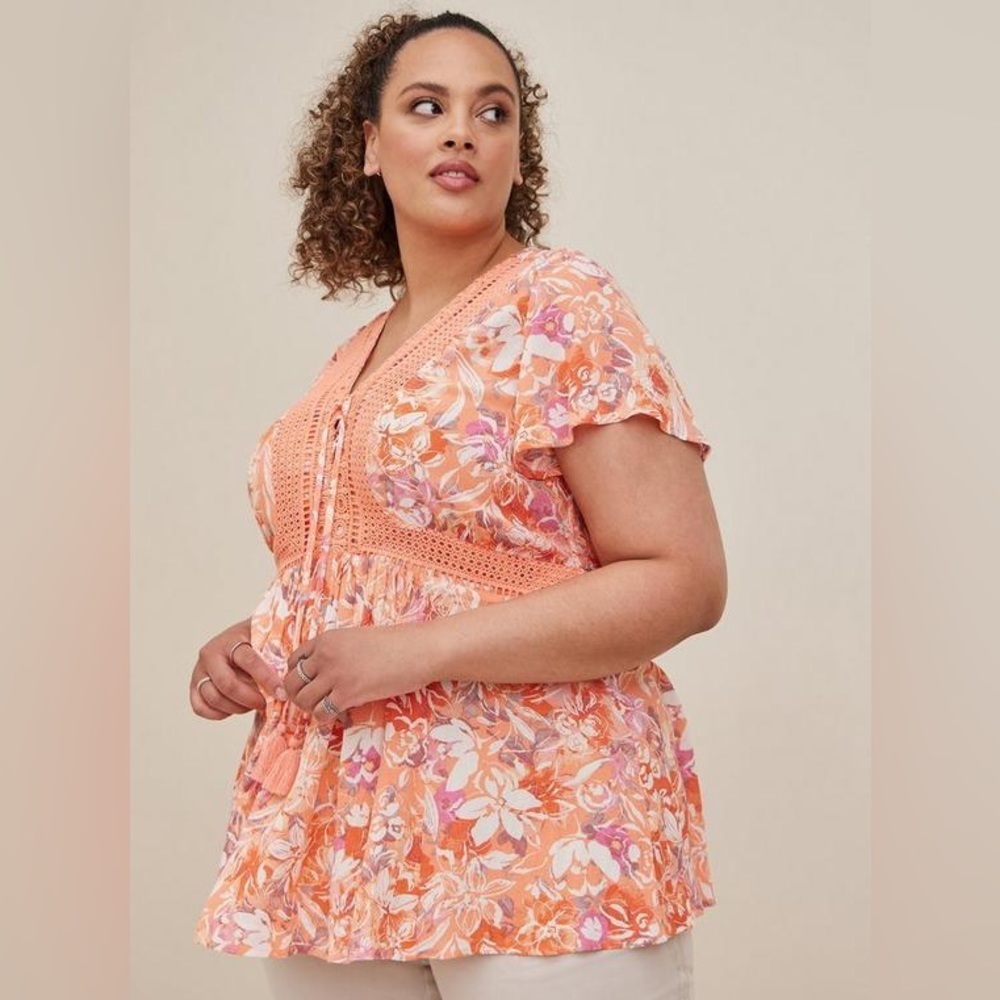 Torrid Babydoll Crinkle Gauze Crochet Inset Lace-Up Top Size 2XL